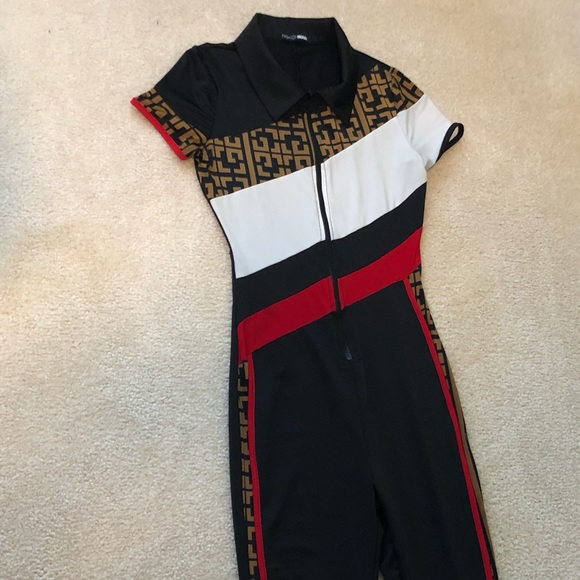 Stylish fitted jumpsuit. - Picture 2 of 3